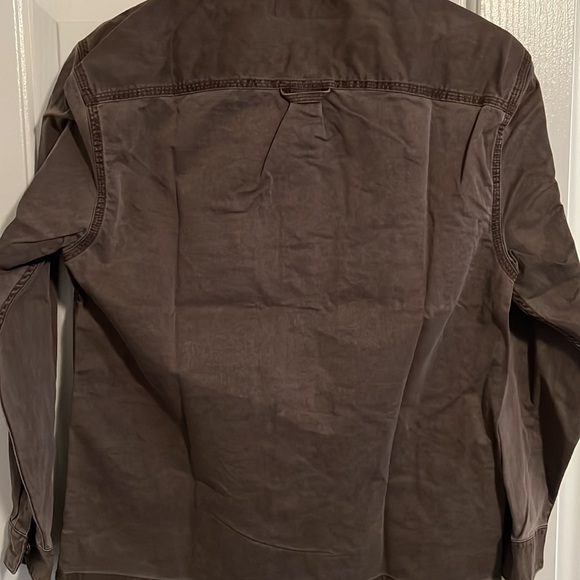 Abercrombie & Fitch - Picture 5 of 7